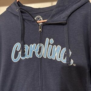 CAMPUS DRIVE CAROLINA TARHEELS LARGE ZIP UP HOODIE